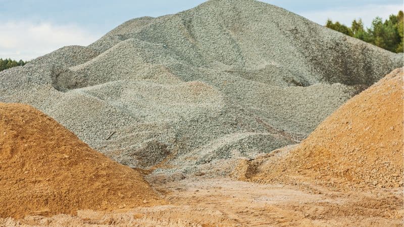 Sand vs Gravel: Ultimate Guide to Uses and Differences